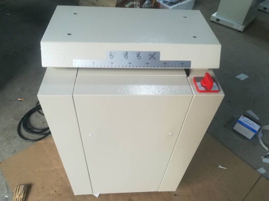 シングルレイヤのゴラゴラ工業用紙切れ機 8m/Min 220V 50HZ